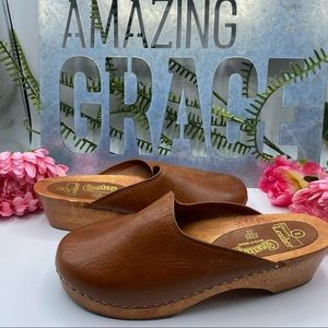 Coasters 8 Brown Leather Clog Chunky Heel Brazil Wooden Heel